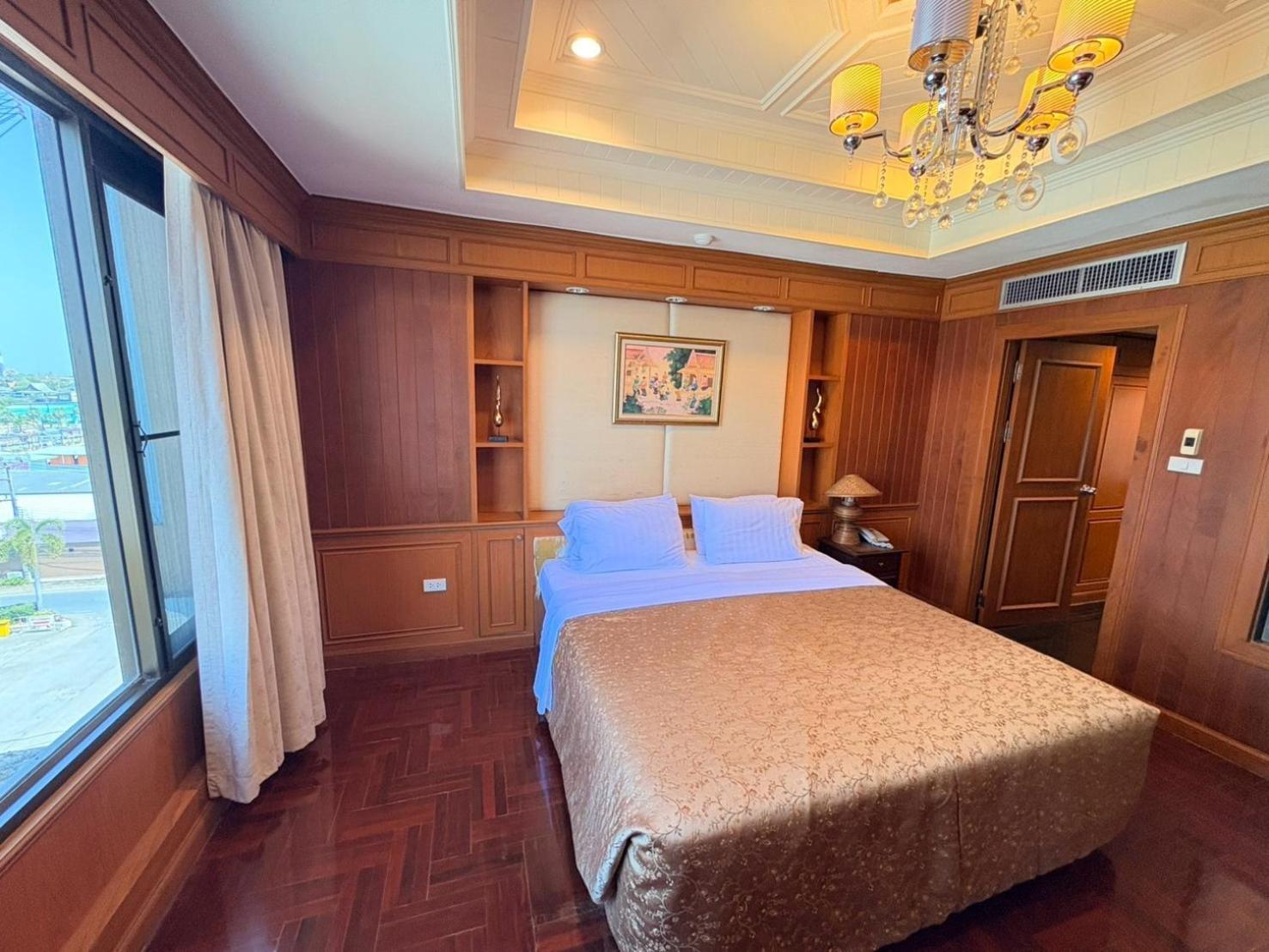โรงแรมตักสิลา  มหาสารคาม ภายนอก รูปภาพ