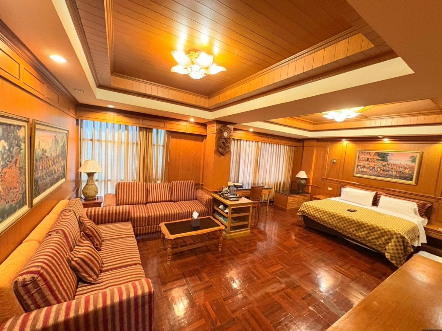 โรงแรมตักสิลา  มหาสารคาม ภายนอก รูปภาพ