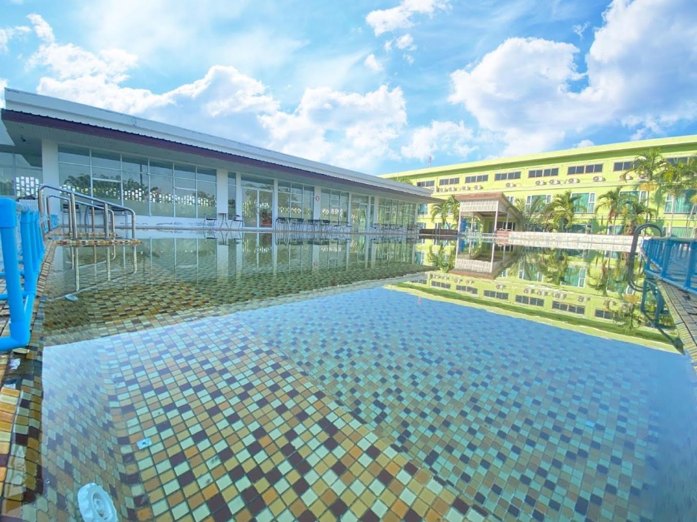 โรงแรมตักสิลา  มหาสารคาม ภายนอก รูปภาพ