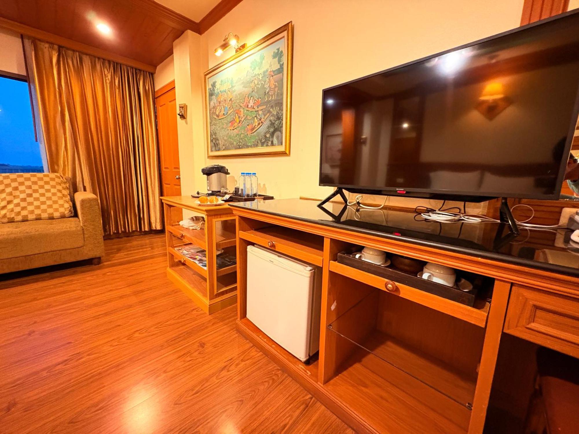 โรงแรมตักสิลา  มหาสารคาม ภายนอก รูปภาพ